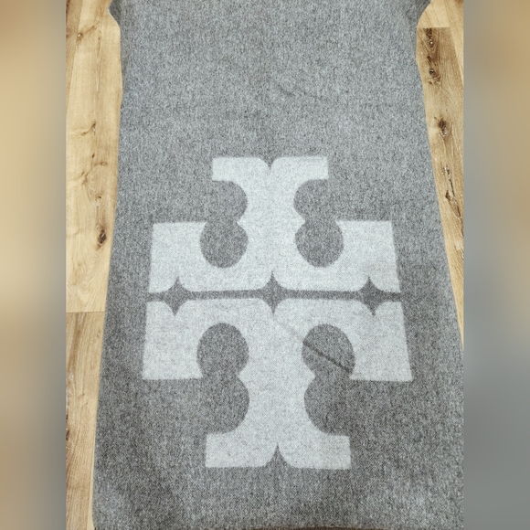 Tory Burch Solid Logo Oblong Wool Scarf - Picture 4 of 6